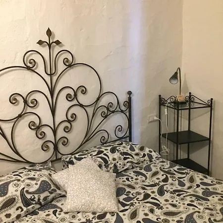Casa Del Nespolo B&B 3*
